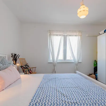 شقة Cozy & Spacious In Starigrad-paklenica Sea View ستاريغغاد باكلينتسا