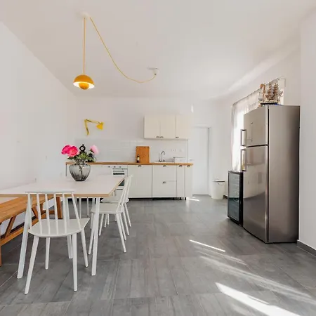 Cozy & Spacious In Starigrad-paklenica Sea View شقة