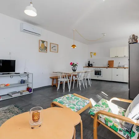 Cozy & Spacious In Starigrad-paklenica Sea View شقة *