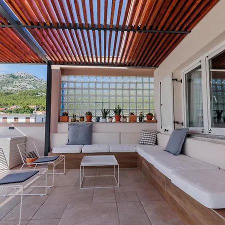 Cozy & Spacious In Starigrad-paklenica Sea View شقة *