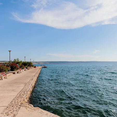 Cozy & Spacious In Starigrad-paklenica Sea View *