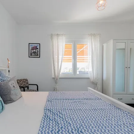 Cozy & Spacious In Starigrad-paklenica Sea View * Starigrad Paklenica